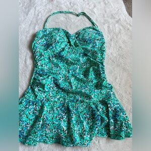 Shore shapes swimwear one piece like new